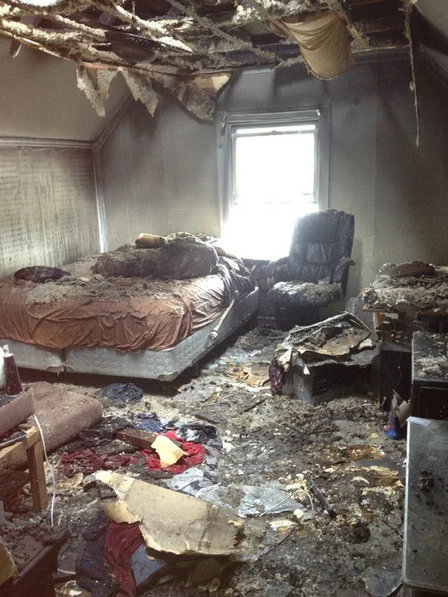 Ya esta las fuerzas del orden han podido apagar el fuego muchas gracias por su esfuerzo y que se reanude la fiesta