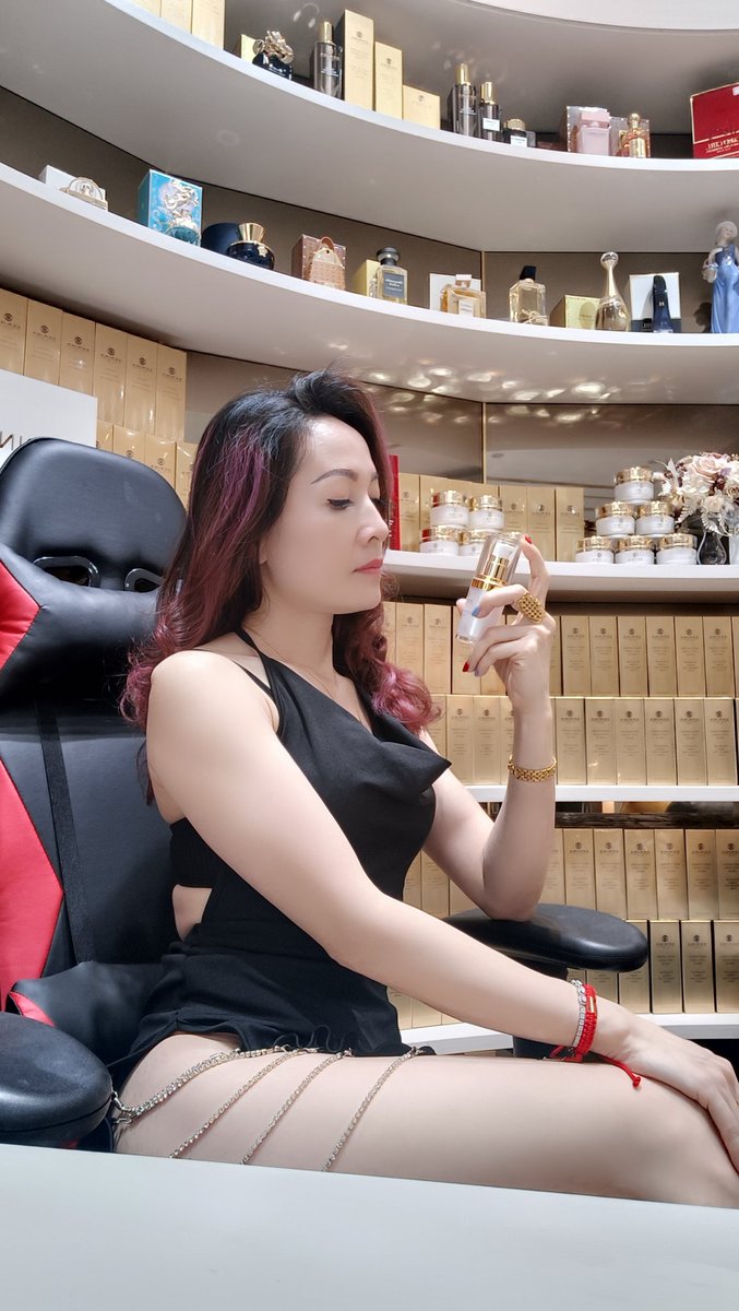 Hienvo56's tweet photo. Du sexy chua https://t.co/t0V5gRZ1dy