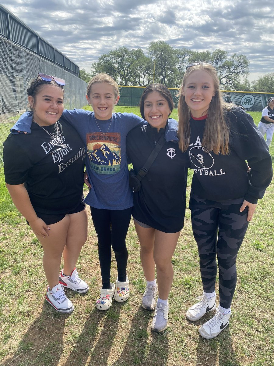 Happy happy birthday to our amazing Coach @jordangoins07 !!! Glad we could give you a 15-4 win to start the day off right!! 🔥 💪🐾🖤🤍🖤 🥎 #ShowUpShowOut @NISDClark @CoachHalli @clarkcoachkelly @HobbyGirlsATH @rawlinson_msg @ClarkTxLib @ClarkCounsDept @ClarkHSTrainers