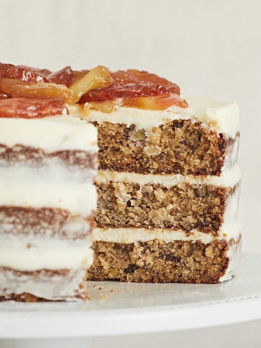 RECIPE 👉 budgetbytes.com/hummingbird-ca… 
✨NEW✨ Celebrate the first whispers of spring with this scrumptious Hummingbird Cake- dotted with bananas, pineapple, and pecans, then smothered in cream cheese frosting. You'll pay up to $80 for this beauty, but my recipe is under $20! -Monti