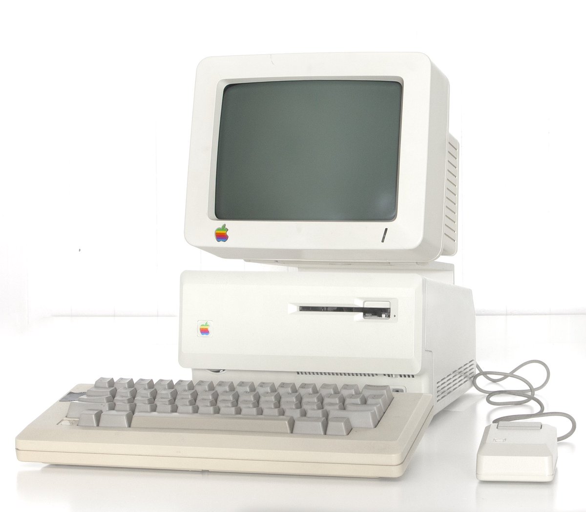 In 1985, Apple tried to make a low budget Macintosh and introduced the Macintosh Mini. It could be paired with the existing Apple Monitor IIc like in this photo. #MARCHintosh
