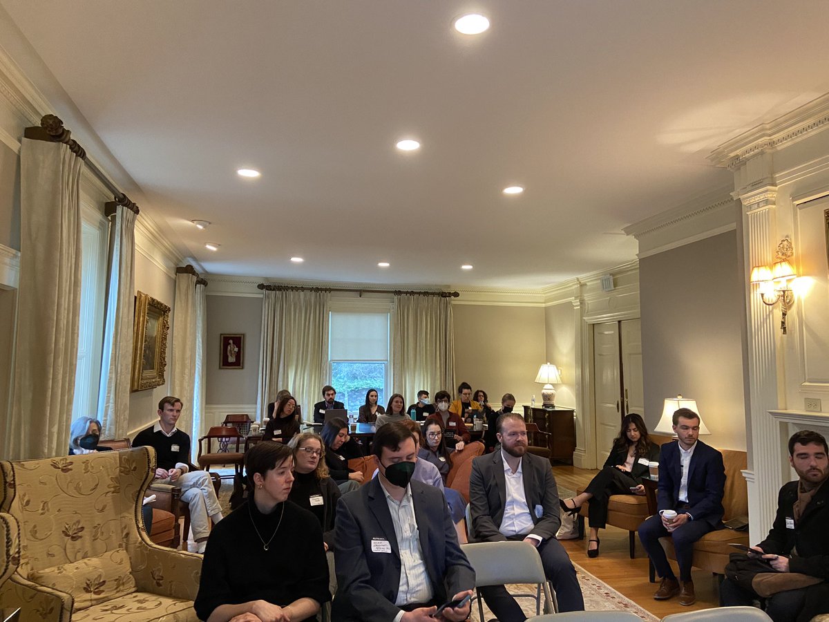 tiff__thompson's tweet photo. Love seeing Connolly House full of students and faculty excited about grad student research!! 💚📚 #GradStudentVoices https://t.co/fpNil6AwHQ