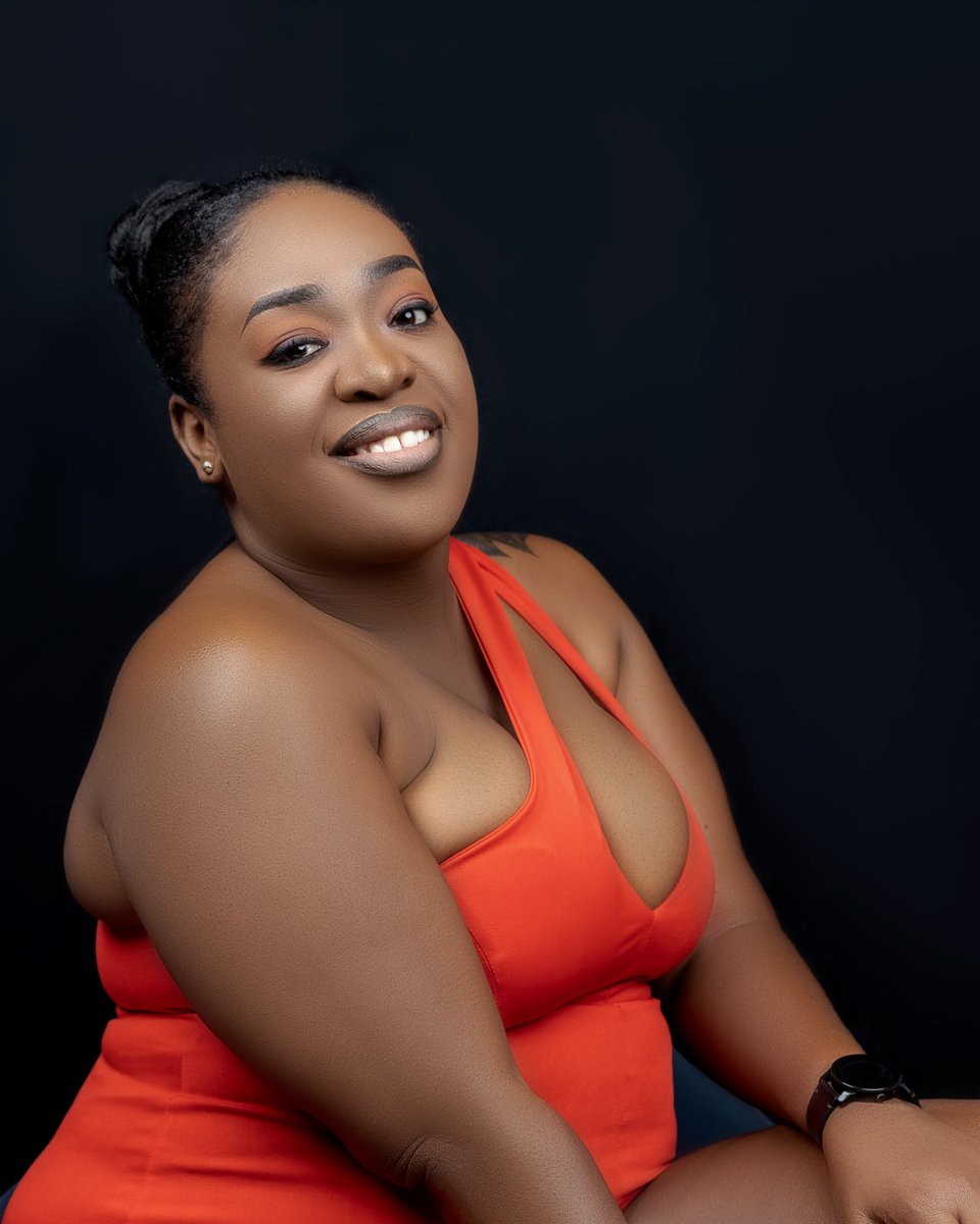 GabyshowHT's tweet photo. Le jour d'anniversaire est cette passerelle qu'on veut bienveillante enterrant un passé récent pour plonger dans un futur incertain.
HBD TO ME 🥰😘❤️🍾🎂 https://t.co/Z8h33jtULN