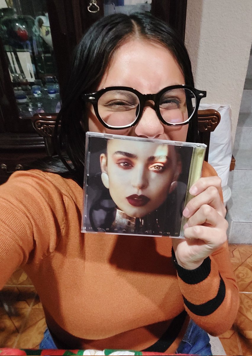 simrixcarson's tweet image. happy first year to my favorite album!!🚀 I will never get tired of telling you that you make works of art and I&apos;m so proud of you, I waited for your debut album for years and after finally having it, it was one of my best days, I&apos;m eternally yours, te amooooo💌
#SC1 #1yearofSC1