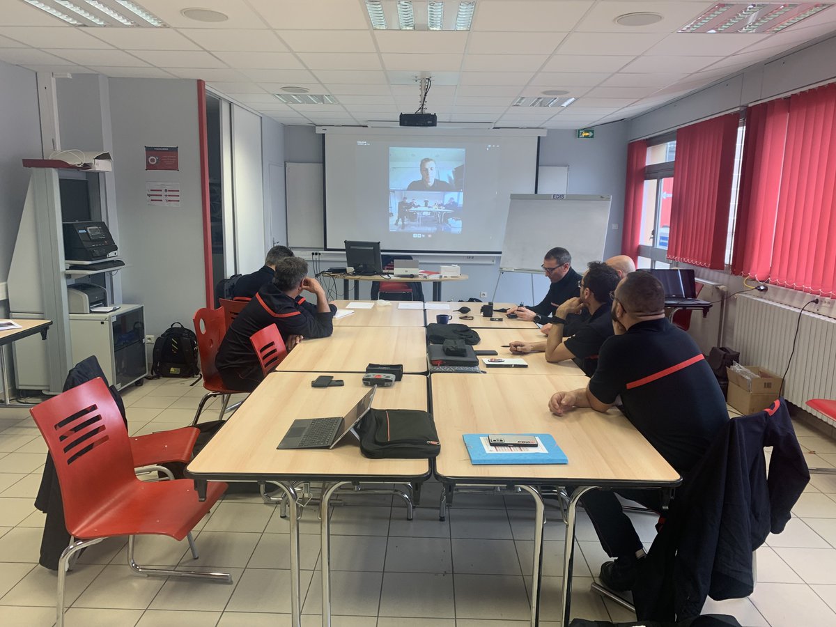 ATLAS_SDIS21's tweet photo. 🏫#FMPA du 23/03:
✅Présentation de la future procédure d'engagement par le CTA
✅Rappels sur les règles lors de captations pour respecter le #CSI
✅Poursuite de la mise en œuvre du DJI M300
✅Présentation du nouveau crochet de largage CZI THA
✅Rappels sur Drone Keeper
✅... https://t.co/KC2Qvpfo9T