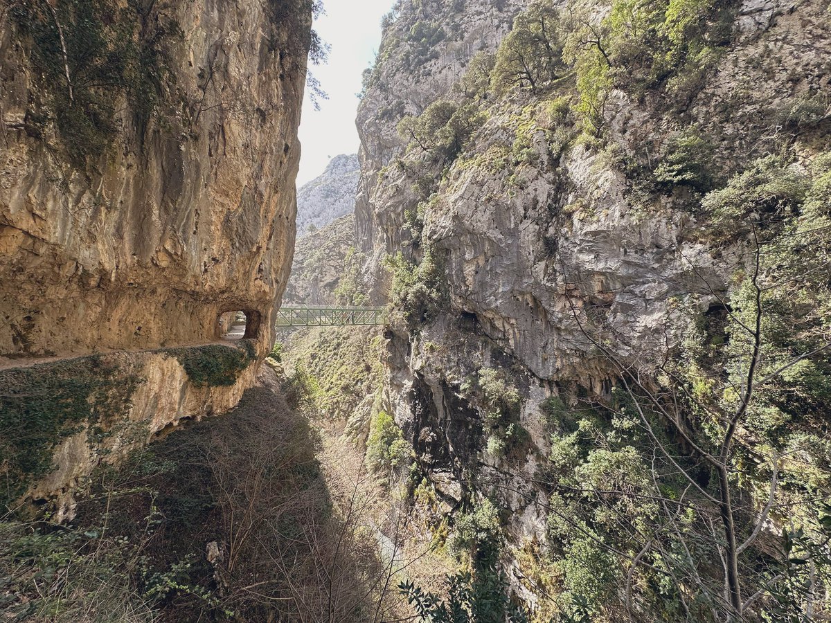 arraviatta's tweet photo. Hoy volvimos a la ruta del Cares, que discurre entre #Asturias y #Leon atravesando parte de los Picos de Europa. 
Esta vez empezamos en Caín de Valdeón y nos tocó un día precioso. https://t.co/xynsHvZCeV