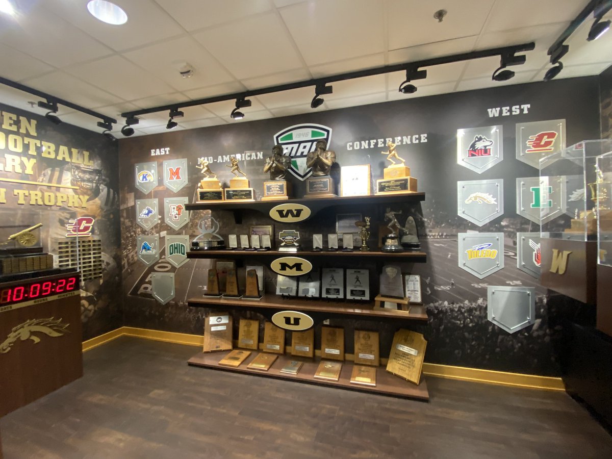 CarringtonMorr0's tweet photo. had a great time at @WMU_Football thank you for the opportunity @CoachK_USA @OPSFootball @CoachMullen211 @coach_davis2 https://t.co/NL7BDJE7bs