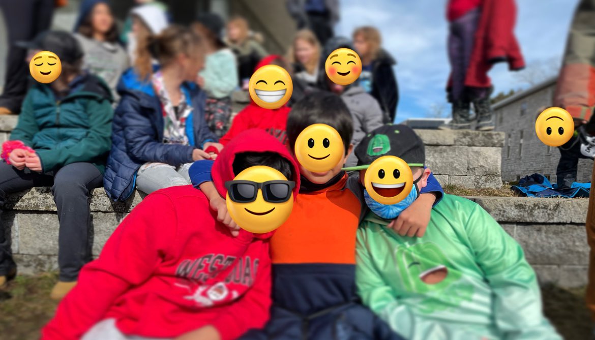 MsSigurdson's tweet photo. Thank you @kingstonsymph and @AlSimmonsEnt for the fantastic performance yesterday at the Isabel Bader Center. The students had a wonderful time singing and clapping along - especially to the impromptu “We Will Rock You” 🎵

@MollyBrant_LDSB https://t.co/jO9n7u9MtW