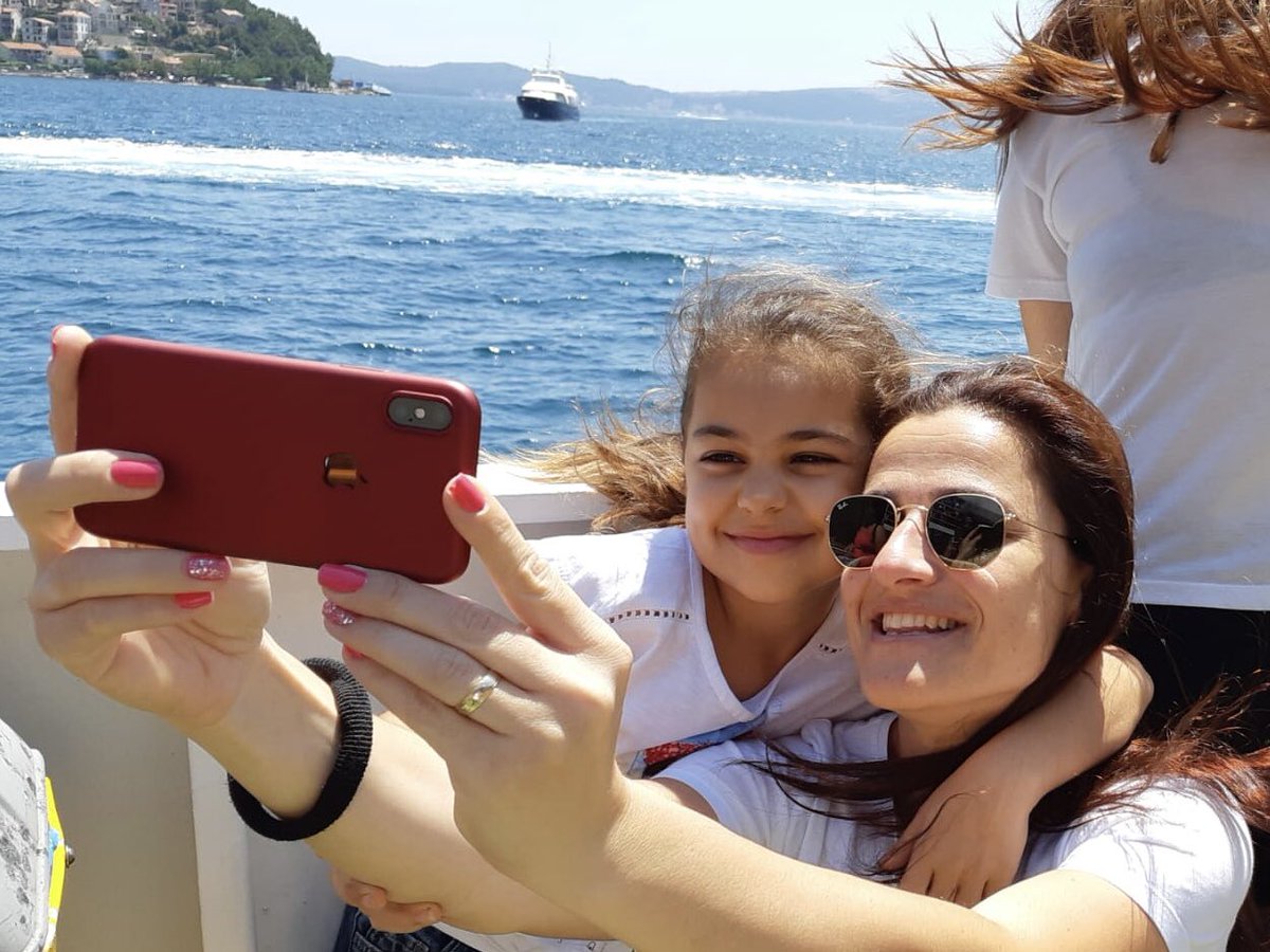 EsraOzberkman's tweet photo. #isiasmühendisiortayaçıksın #isiasortakdavamız mühendis dediğin binanın sağlam olması için hesaplarını dikkatli bir şekilde yapar. Oysa isias mühendisi insanların mutluluğunu, hayatlarını çalmak için hesaplar yapmış… https://t.co/ZNCqiVp8E8