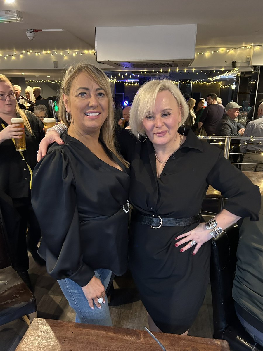weesam's tweet photo. Out with my bestie celebrating my singleness 😂 https://t.co/fxcBw7dLQl