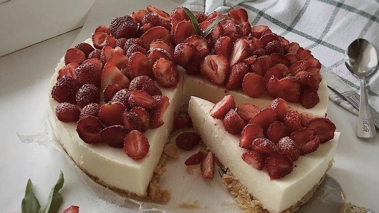 malusokay's tweet photo. Weekends are for baking 🧁 https://t.co/d81seta6aM