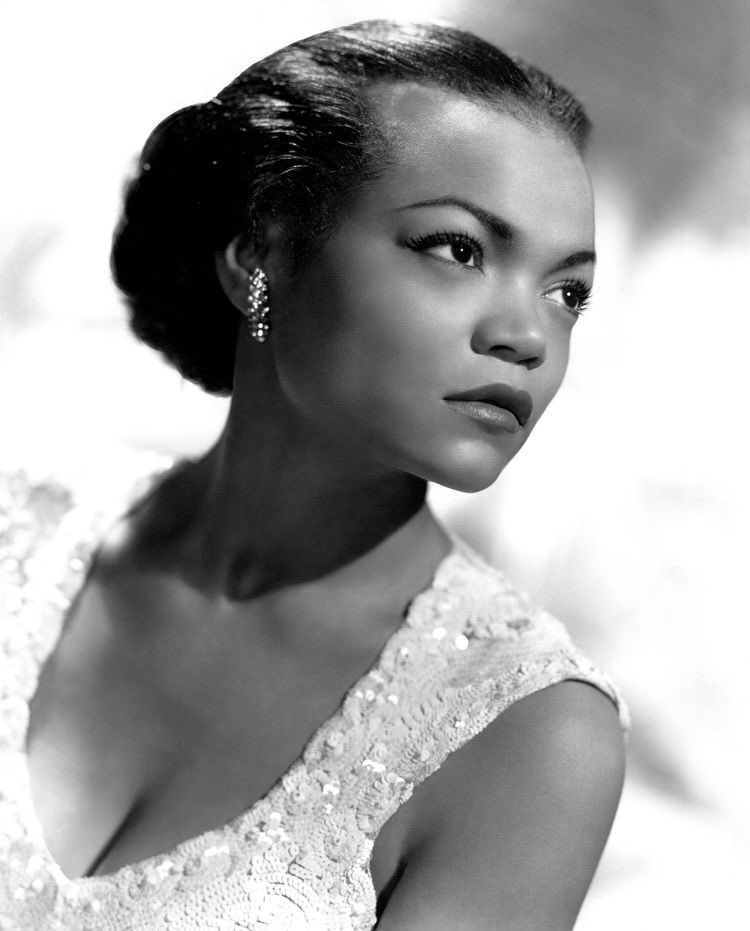 RobertD48063429's tweet photo. Eartha Kitt vote #RYSFISK https://t.co/30p16j4lZq