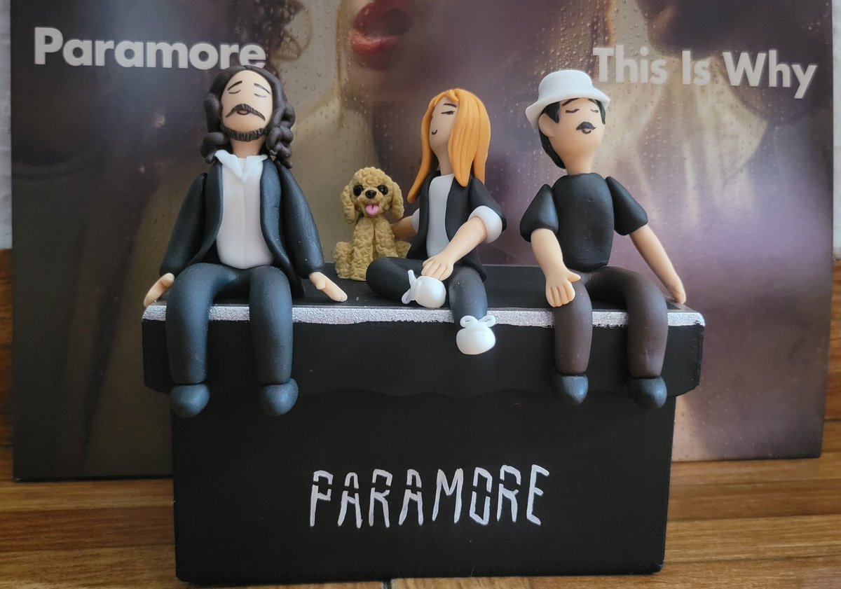 Paralandmore's tweet image. My fan-art for @Paramore made of cold porcelain.
#paramore #HayleyWilliams #ZacFarro #TaylorYork