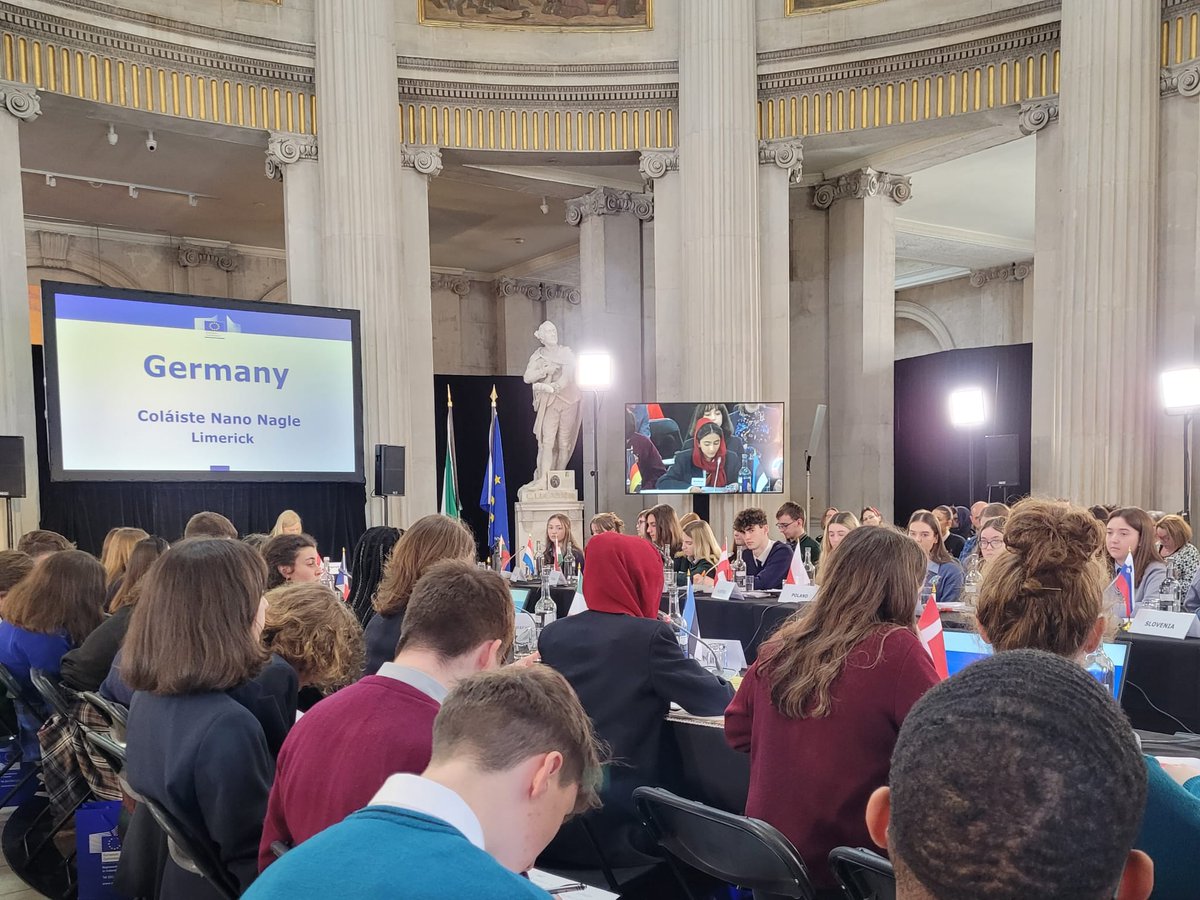 Mahashahzadi_ms's tweet photo. The virtual world will never do justice to the in person experiences. Really enjoyed representing Germany at the #modelcouncil debate this year. Got the opportunity to speak to the wonderful @MariaWalshEU at the event. Intense debate to say the least but very worth while 🇩🇪🇪🇺 https://t.co/1kt8ShmvdQ