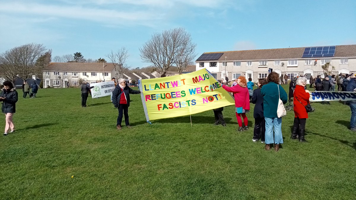 Not quite channeling the ghosts of Cable Street, but a tiny number of wannabe fascists entirely drowned out by the decent people of #llantwitmajor