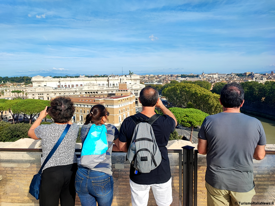 TurismoItaliaNw's tweet photo. TOURISMA | Turismo culturale in Italia: come sono cambiati i flussi turistici nelle città d'arte, i mercati e le prospettive
Leggi la notizia https://t.co/0uk2DTA8Fb
#tourismA #turismoculturale #trend #turismo #cittadarte @tourisma23 #turismoitalianews https://t.co/xpWWjCSbcS