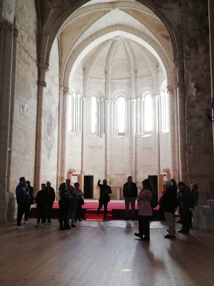 ¡Buenas tardes! Hoy nos visitó este grupo de la mano de <a href="/viajarconlorea/">Viajar con Lorea - Bodegomania</a> y <a href="/turvalladolid/">Turismo Valladolid</a> 

¡Un placer haberos recibido!

@rutadelvinocigales
@CyLesVida