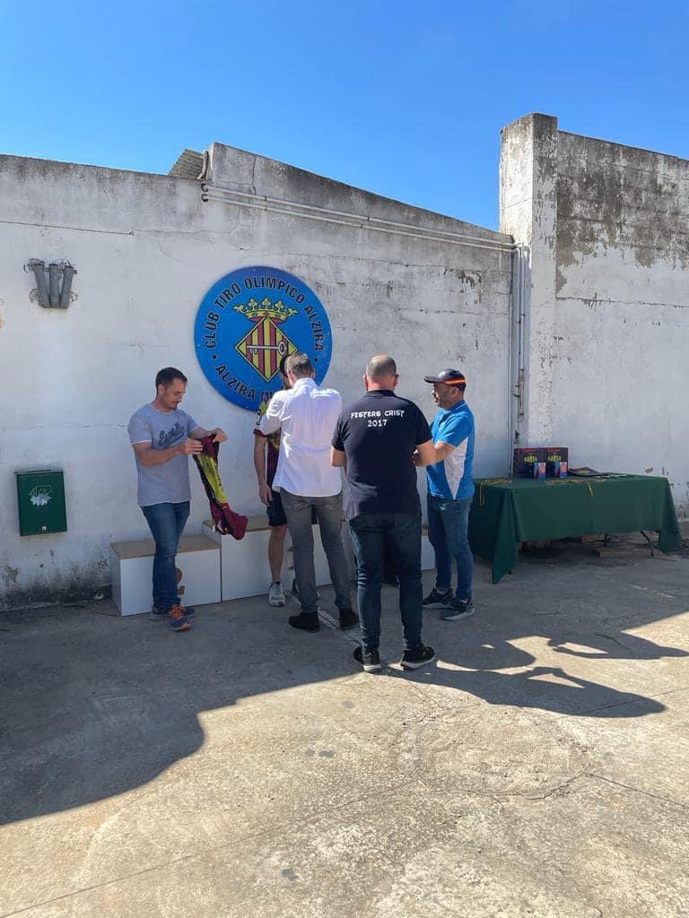 Esta mañana se ha celebrado el I memorial José Gamero, de tiro olímpico en las instalaciones de Alzira.

El portavoz popular José Andrés Hernández ha asistido en representación del PP Alzira.