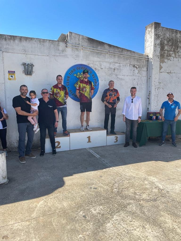 PPAlzira's tweet photo. Esta mañana se ha celebrado el I memorial José Gamero, de tiro olímpico en las instalaciones de Alzira.

El portavoz popular José Andrés Hernández ha asistido en representación del PP Alzira. https://t.co/3tldGjmnXQ