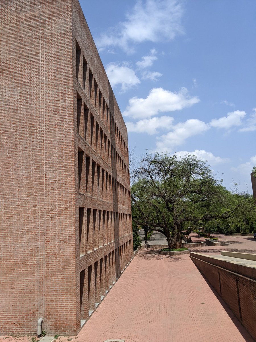 rutvik_desh's tweet photo. Got a chance to visit @IIMAhmedabad, Louis Kahn has done wonders with red bricks &amp; natural light !! https://t.co/osxCHU1ij8