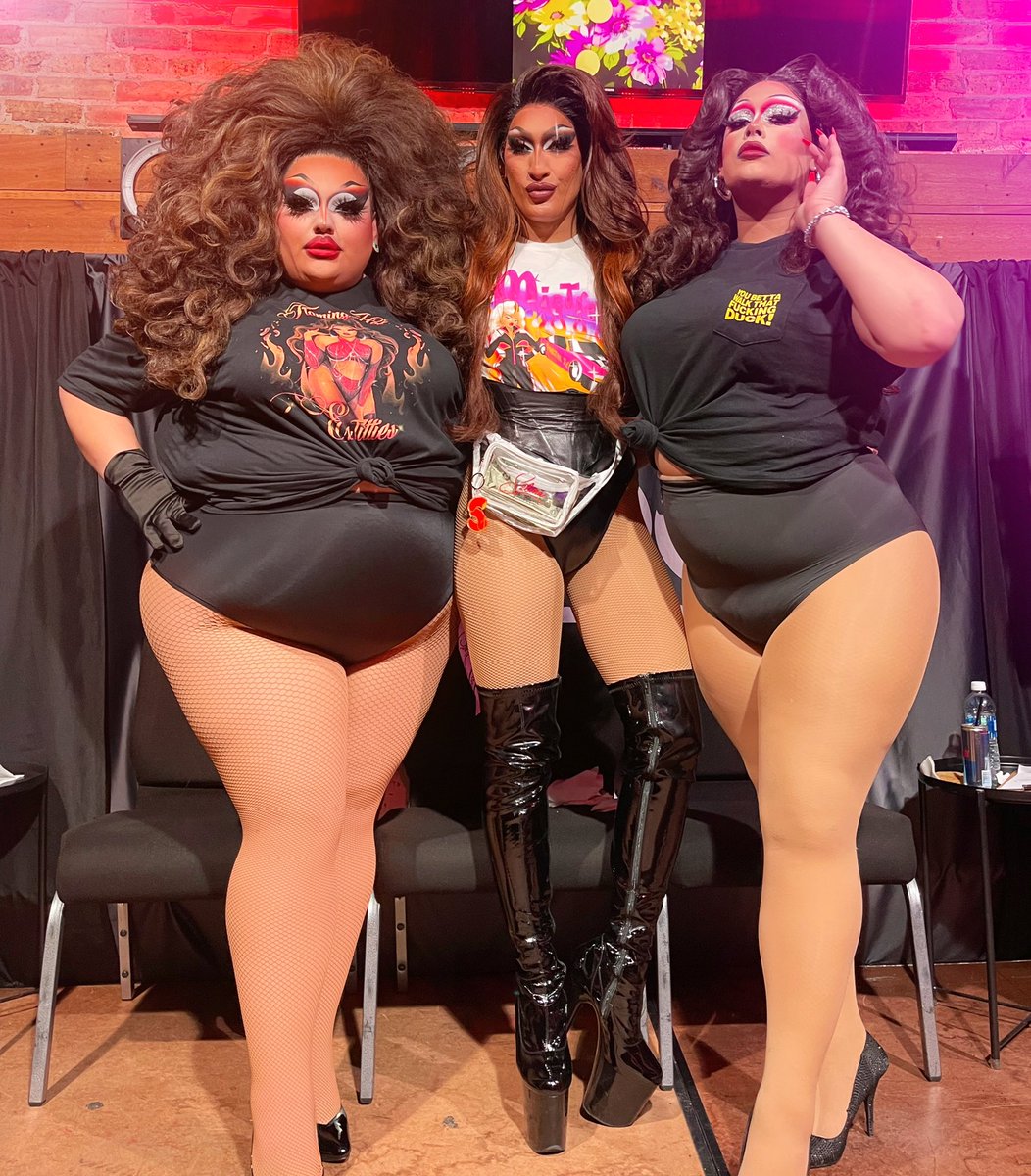 MistressIBrooks's tweet photo. 🔥 Buy 🏁 our 🦆 T-shirts. 😘 @iamanetra @SalinaEstitties #dragrace https://t.co/P1pBDeGbVa