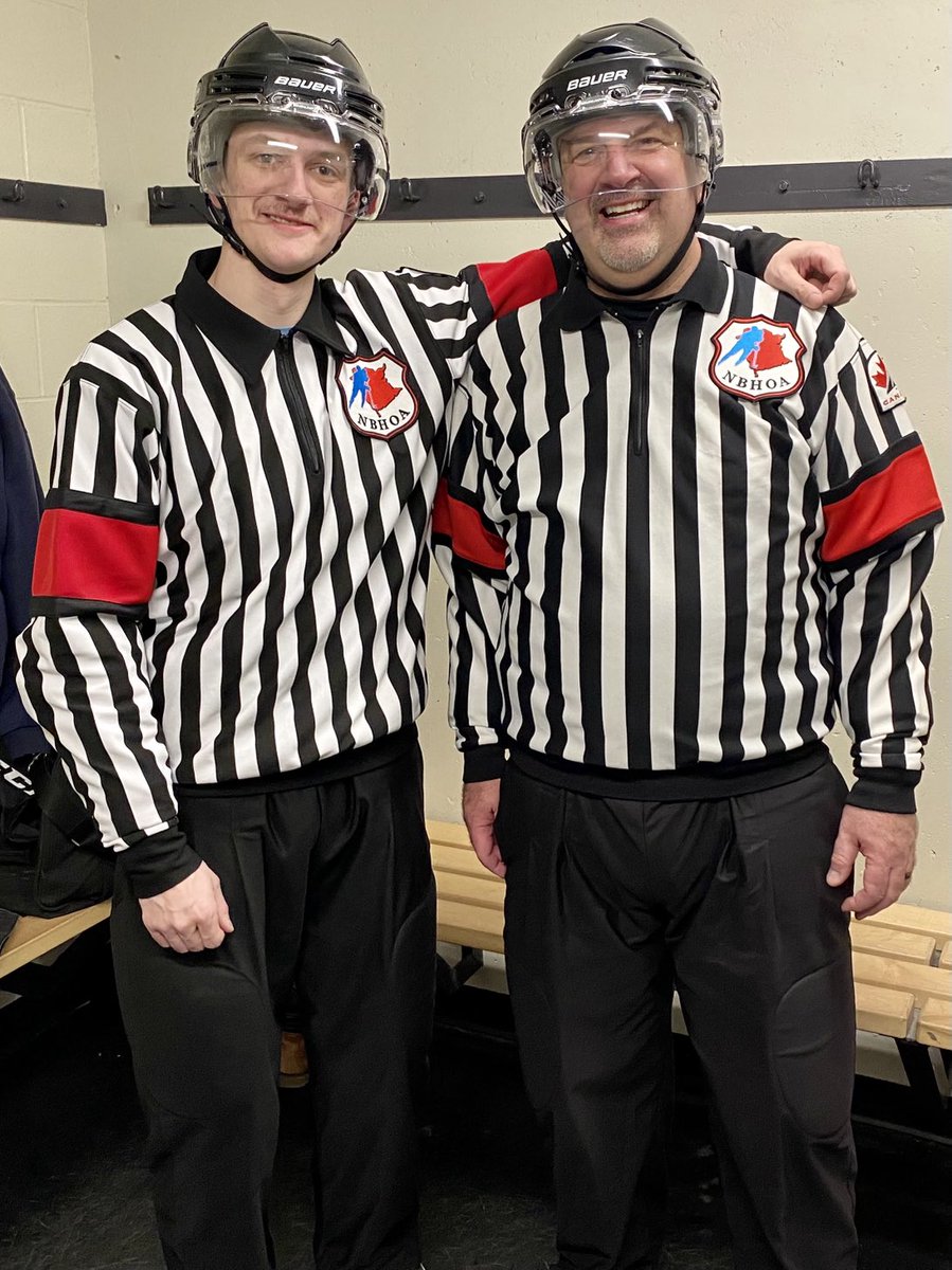 ShawnQuinlan's tweet photo. Wrapping up the winter season working a U15 game with Mack today! #FatherAndSon ⁦@NBHOA⁩ ⁦@FMHOAofficials⁩ https://t.co/3lFdkP848D