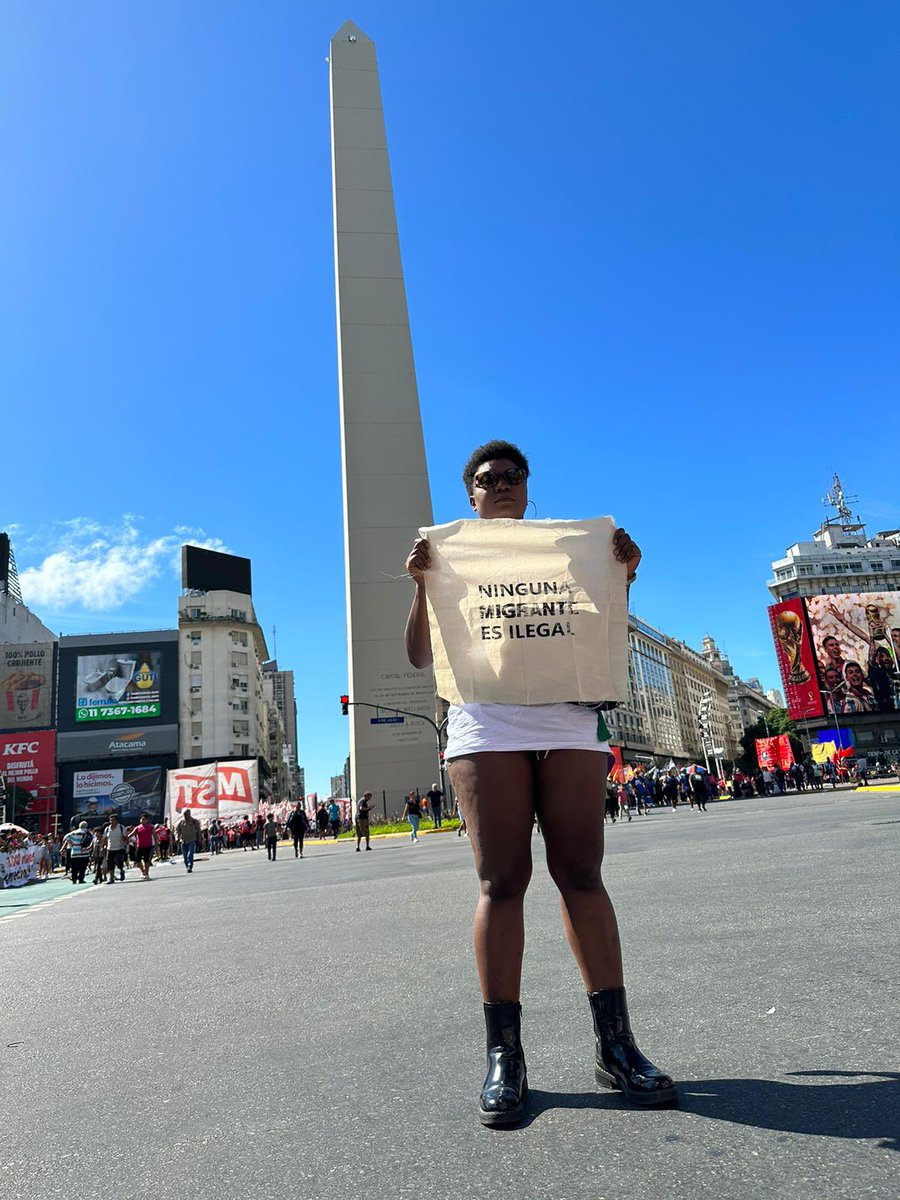 MigrantesChile's tweet photo. Ninguna Migrante es Ilegal‼️
✊🏿🪧Marcha #ForoMundialDDHH en Buenos Aires, Argentina https://t.co/eeyE5SLtMb