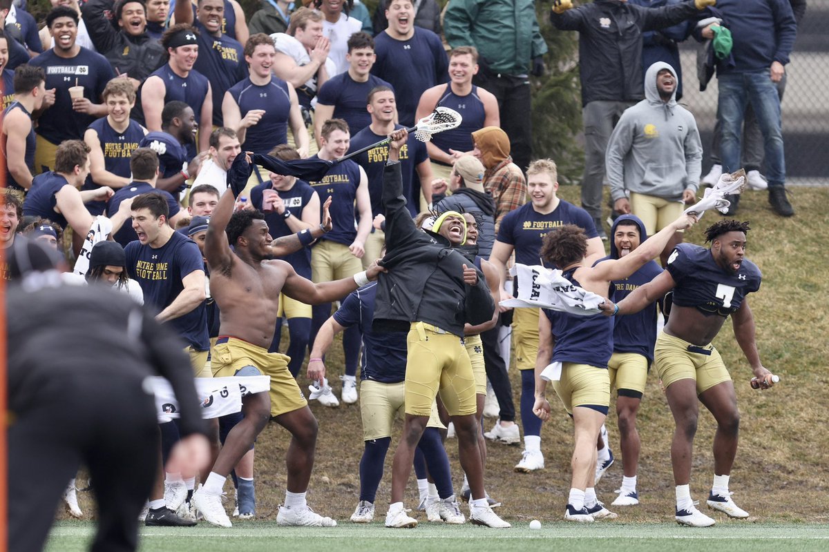 NDFootball's tweet photo. FOR THE BOYS

@NDlacrosse 

#GoIrish☘️ https://t.co/VU9mTVFHZR
