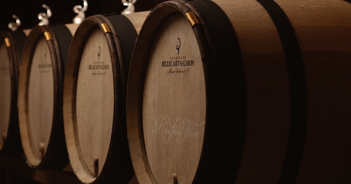 _Billecart's tweet photo. [ A journey in a barrel ]
The opening of each #oakcask of Le #ClosSaintHilaire is furnished with a handmade #Baccarat crystal bung in the shape of the House’s hallmark interlace that takes 3 days to produce. https://t.co/WoiSt6gIzV