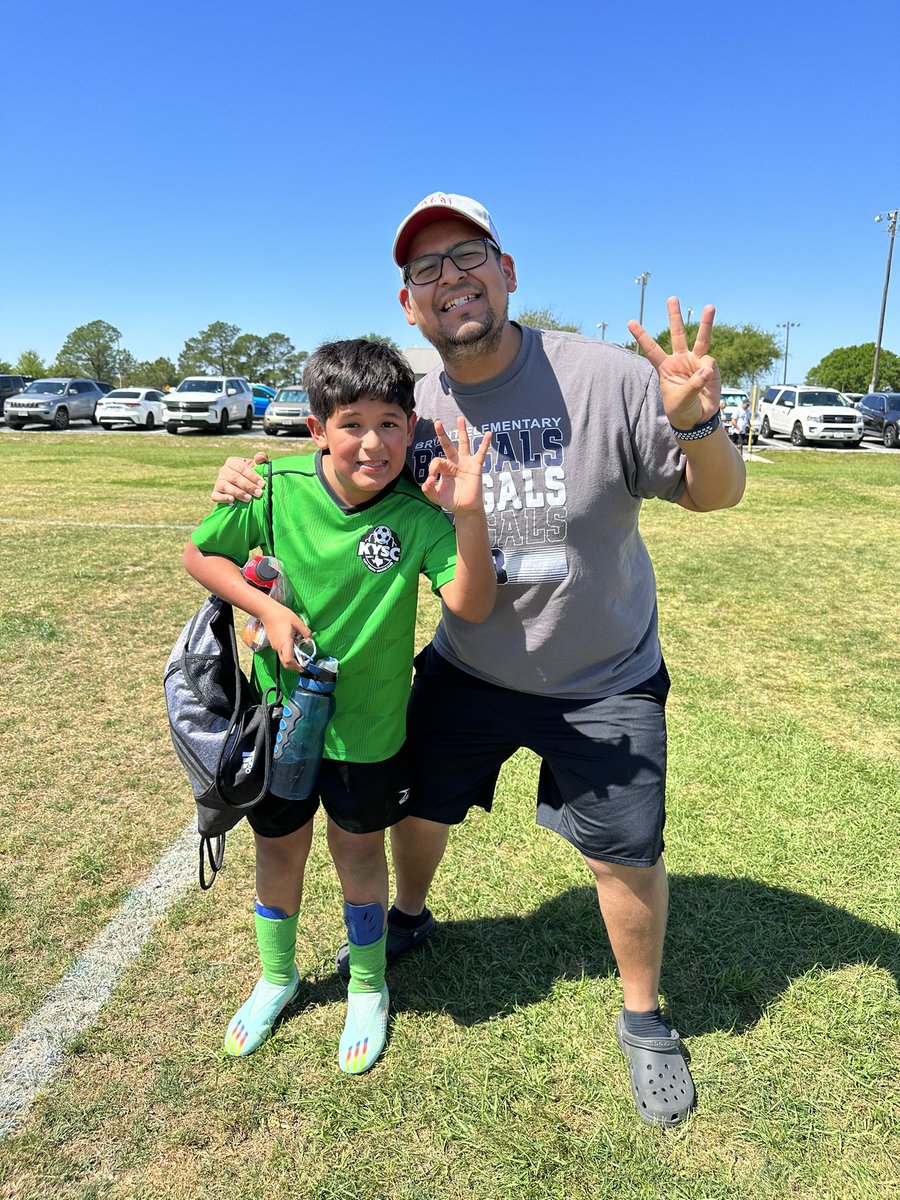 coach_ro_12's tweet image. Representing @BryantElem Bengal Pride! #3goals #tiolife #stopgrowing