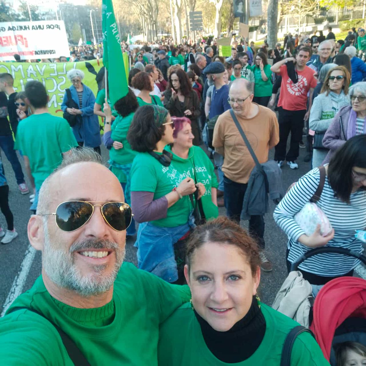 primariaresiste's tweet photo. Somos muchos los que queremos una educación pública de calidad. #ManiEducación25M #primariaexiste https://t.co/4YiCx0Zc45