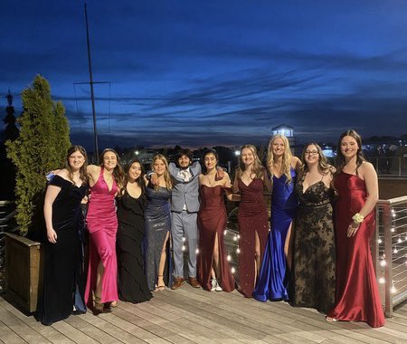 The MU seniors clean up nice! ❤️💛