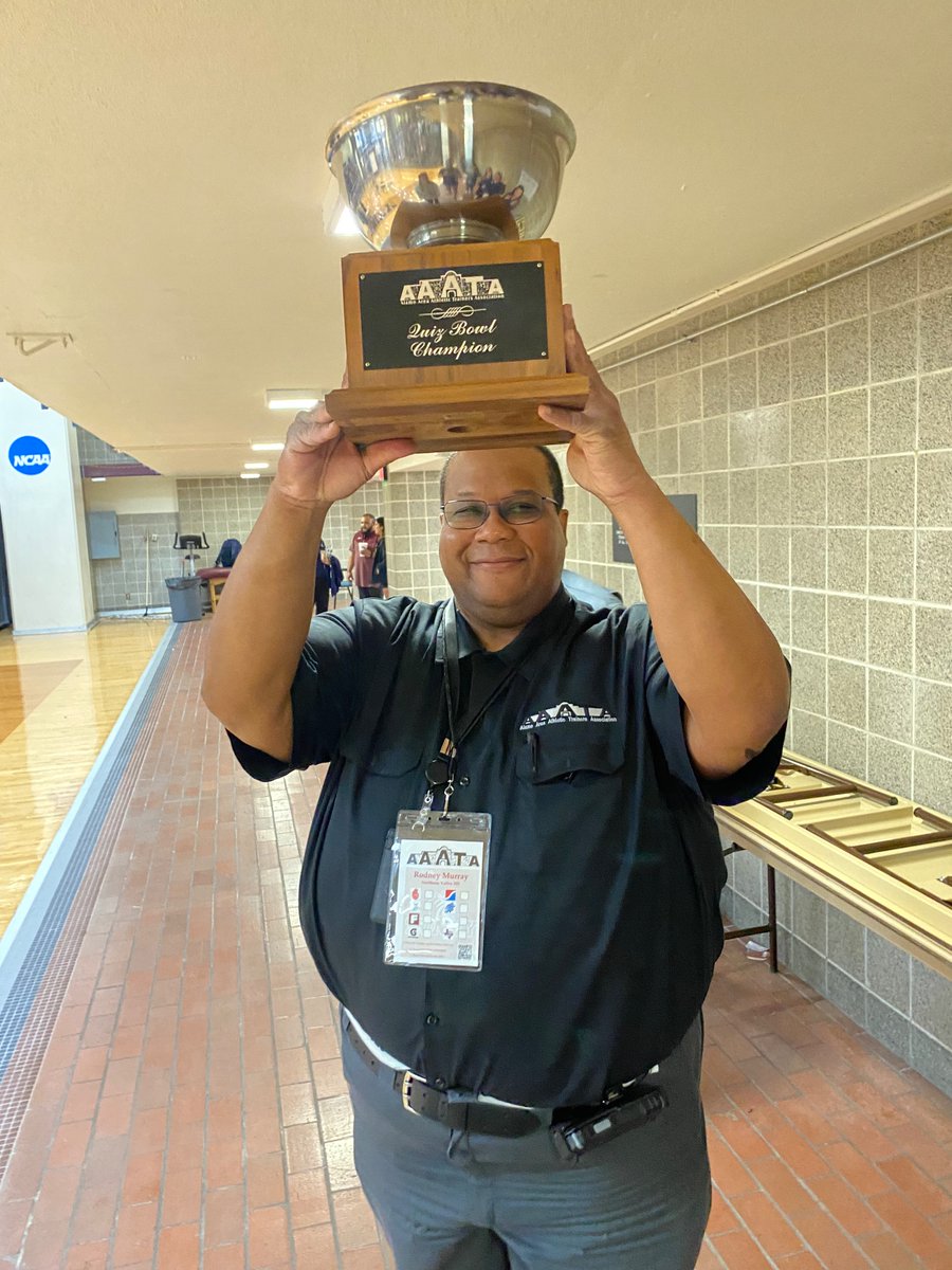SVSportsMed1's tweet photo. GREAT day at @AlamoAreaATA  !  Congrats SV Student Athletic Trainers on the Quiz Bowl championship!  Huge congrats to @HollieWaltman, Torin Tiller and Blanton Sawyer for being recognized as @tsata_team  Academic All State Recipients!!! @cisdnews @valleyventana https://t.co/tpLzouUE0f