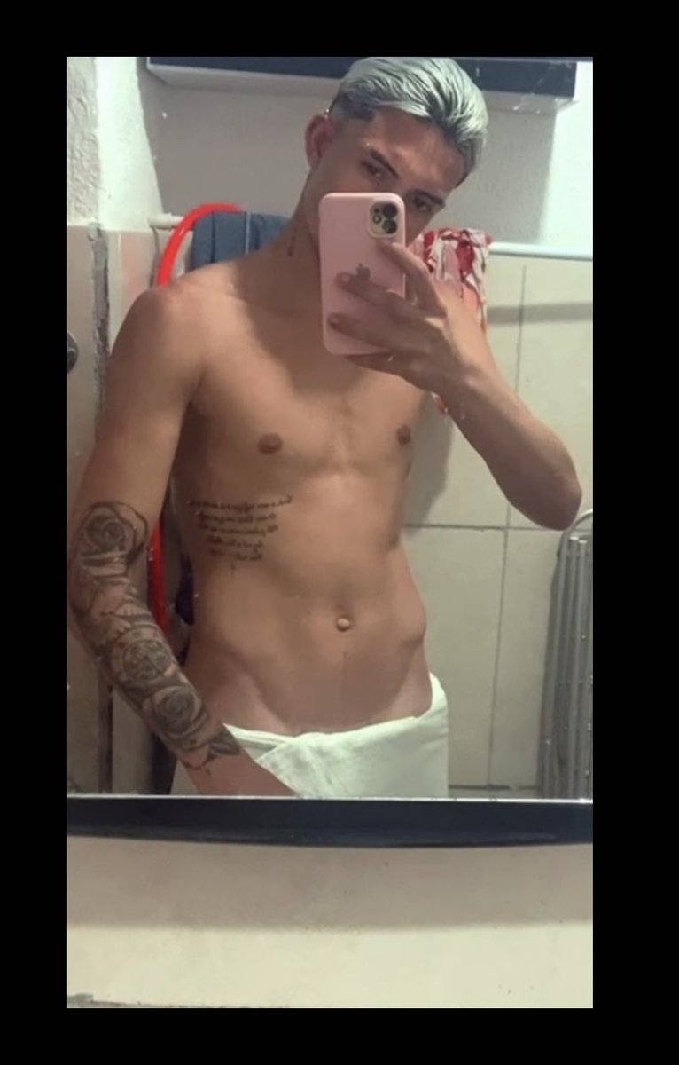 Pivete15717's tweet photo. Oh motivo da sua filha entra no tt todos os dia…❤️‍🔥😂 https://t.co/cmwmLl13cK