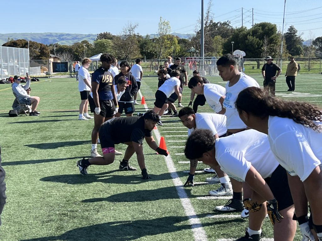 Brandon Huffman (@brandonhuffman) on Twitter photo Out at the <a href="/VEE_Sports/">VEE Sports</a> OL/DL Skills Camp and 5v5 Tournament in Fremont, some really talented offensive and defensive linemen from the Bay Area, Sacramento and Fresno in attendance. Out at the <a href="/VEE_Sports/">VEE Sports</a> OL/DL Skills Camp and 5v5 Tournament in Fremont, some really talented offensive and defensive linemen from the Bay Area, Sacramento and Fresno in attendance.