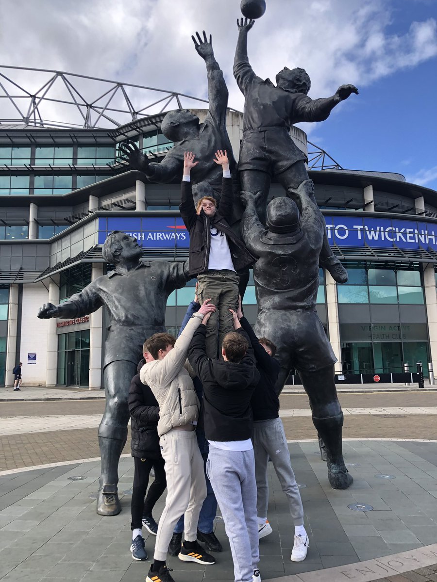 SBSMrSlater's tweet photo. What a day at @Twickenhamstad today for #TheVarsityMatches watching Oxford v Cambridge. The boys were brilliant backing the dark blues. Shame about the result… #sbspride @StBirinusSchool https://t.co/V1NGwaffBu