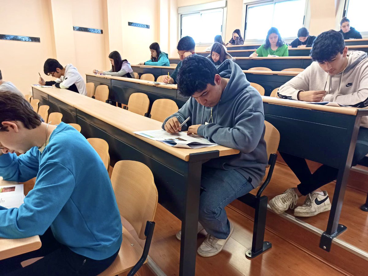 Els nostres alumnes Yassin Tanane i Martí Belana de CTMA de 2n de Batx. (<a href="/mercedelbarrio1/">mercedelbarrio</a>), estàn aquest cap de setmana a Jaén disputant i aprenent a la #olimpiadadegeologia2023, acompanyats per <a href="/laurasegre/">LauraLa</a> #aepect  #olimpiadadegeologia #geologia <a href="/aepect/">aepect</a>