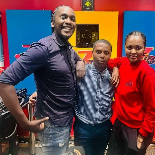 Tedtebogo's tweet photo. https://t.co/9tyxKdWuaj
Ted at Jozi FM on the #AfternoonFix with Refiloe &amp; Vee to promote The Black &amp; White Album, were he collaborated with Vantoekaaf also from Addicted Group Recordings, He is also promoting his solo Deep house music album titled Pleasure. #BrainsBehindTheMusic https://t.co/SyeTakjUWA