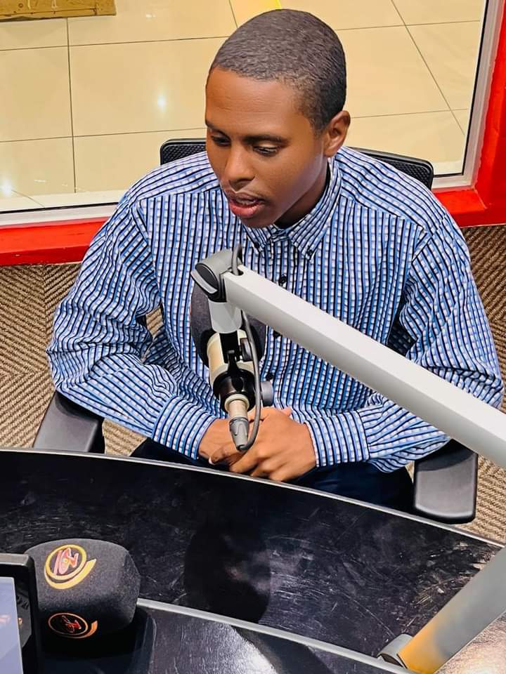 Tedtebogo's tweet photo. https://t.co/9tyxKdWuaj
Ted at Jozi FM on the #AfternoonFix with Refiloe &amp; Vee to promote The Black &amp; White Album, were he collaborated with Vantoekaaf also from Addicted Group Recordings, He is also promoting his solo Deep house music album titled Pleasure. #BrainsBehindTheMusic https://t.co/SyeTakjUWA