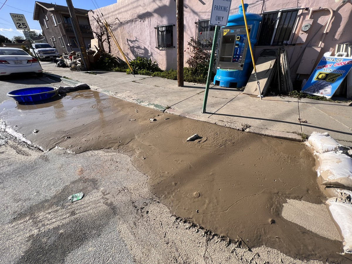 SupervisorAlejo's tweet image. Tremendous loss everywhere on #Pajaro! These were residents valuable items and now discarded because of water and mud damage! Families invited me into their homes to see the damage and losses!

¡Tremenda pérdida por todos lados en #Pajaro! ¡Estos eran artículos valiosos para los…