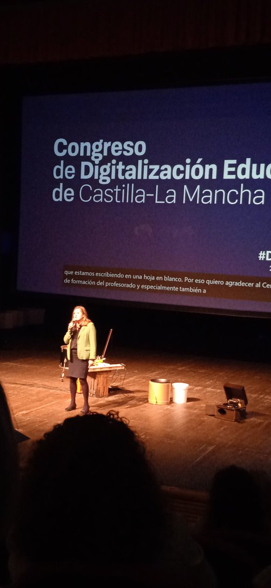 "Docentes indispensables, insustituibles por nada ni por nadie". 🌹Gracias <a href="/RosanaCLM/">Rosana Rodríguez CLM</a> <a href="/CRFPCLM/">Centro Regional de Formación del Profesorado</a> <a href="/educajccm/">Educación C-LM</a> <a href="/educaINTEF/">Educación INTEF</a> <a href="/CeDeC_intef/">Cedec</a> #DigEduCLM