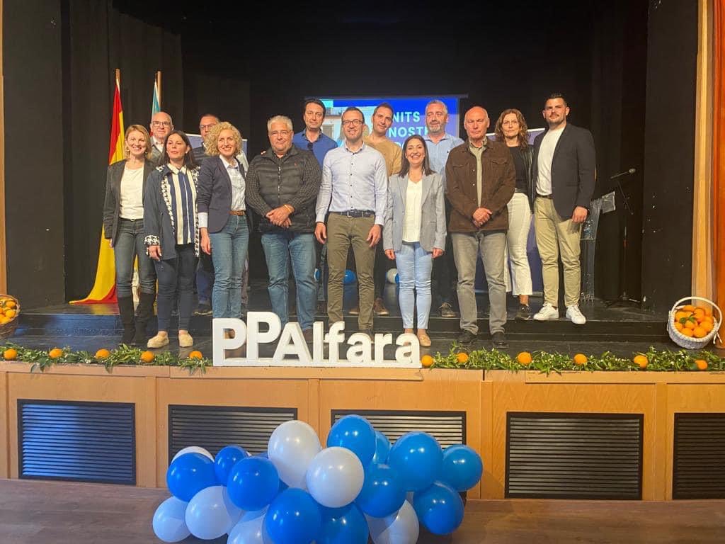PPAlzira's tweet photo. Esta mañana el candidato a la alcaldía de Alzira ha asistido en señal de apoyo a Pura Sanchez Perez, candidata por el PP en Alfara del Patriarca.

Por la tarde, se ha desplazado a Utiel apoyando a Ricardo Gabaldón el candidato a la alcaldía de Utiel. https://t.co/YH0kDgFZ1b