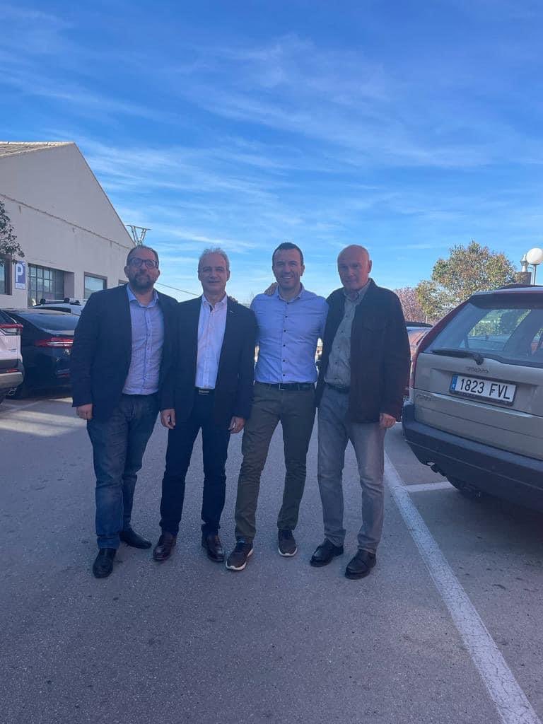 Esta mañana el candidato a la alcaldía de Alzira ha asistido en señal de apoyo a Pura Sanchez Perez, candidata por el PP en Alfara del Patriarca.

Por la tarde, se ha desplazado a Utiel apoyando a Ricardo Gabaldón el candidato a la alcaldía de Utiel.