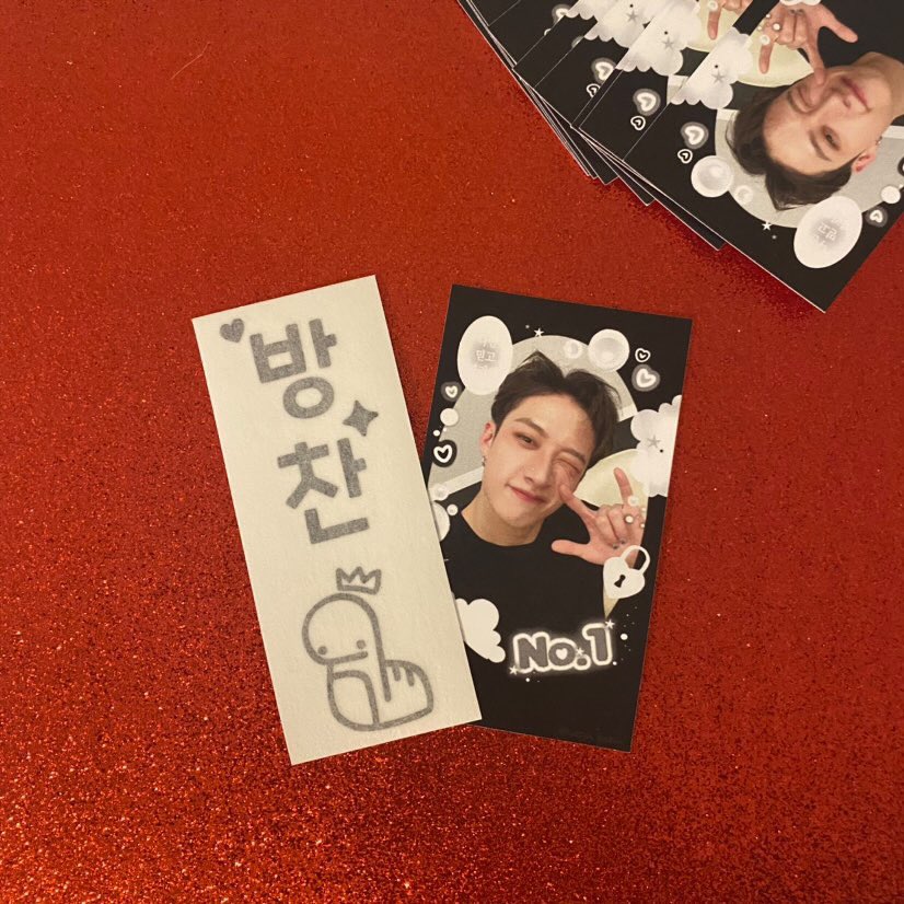 stayk33's tweet photo. Handing out freebies for Stray Kids Maniac Encore in LA both days!

Decals are limited quantity and will be first come, first served.

Please DM if you’d like to trade 😊

#MANIAC_IN_LA
#StrayKids_2ndWorldTour
#StrayKids_2ndWorldTour_MANIAC_ENCORE https://t.co/9A6KoSHhBU