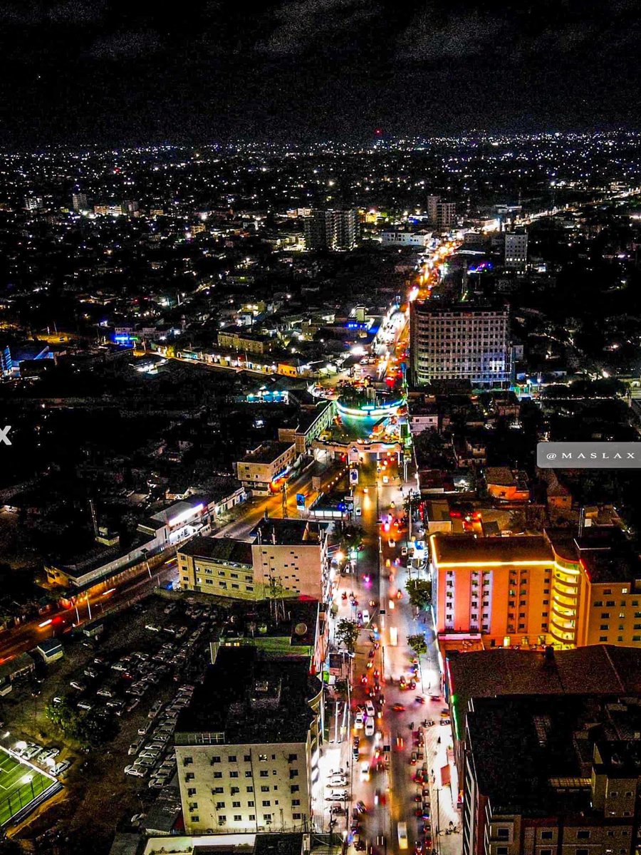 AbdikarinIsseA's tweet image. After Iftar and the beauty of the country's capital Somalia Mogadishu.

#rtweet