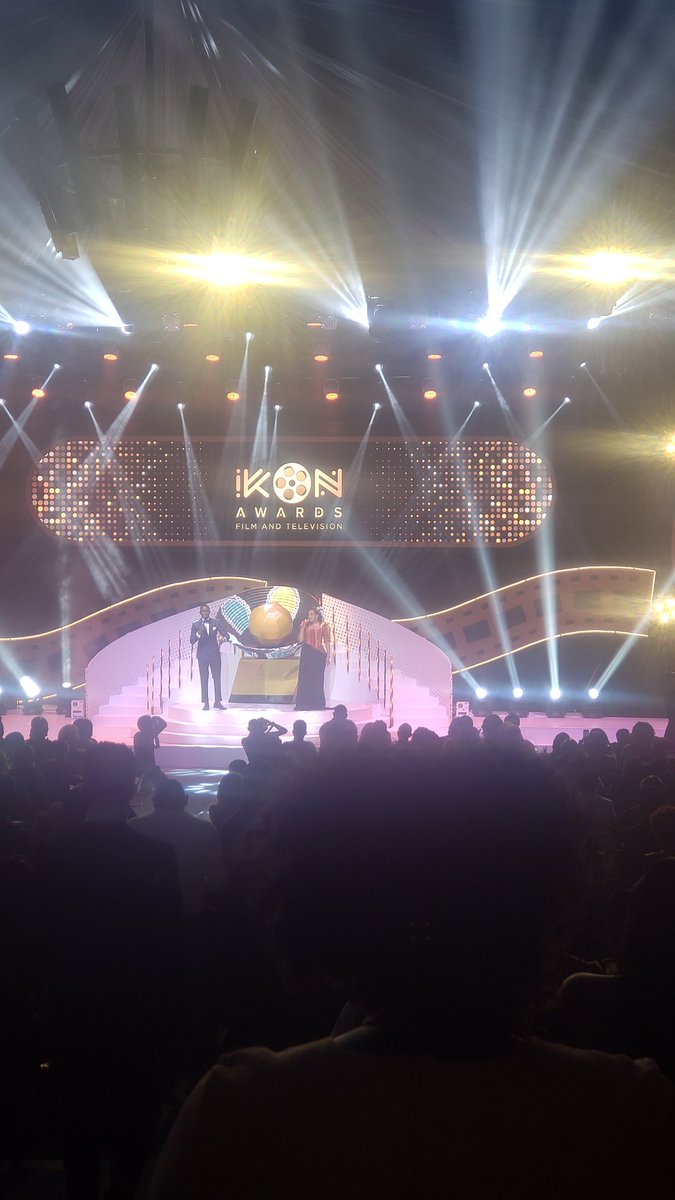 Happening Now!!! 

#iKonAwards2023
#DreamingWithTheStars