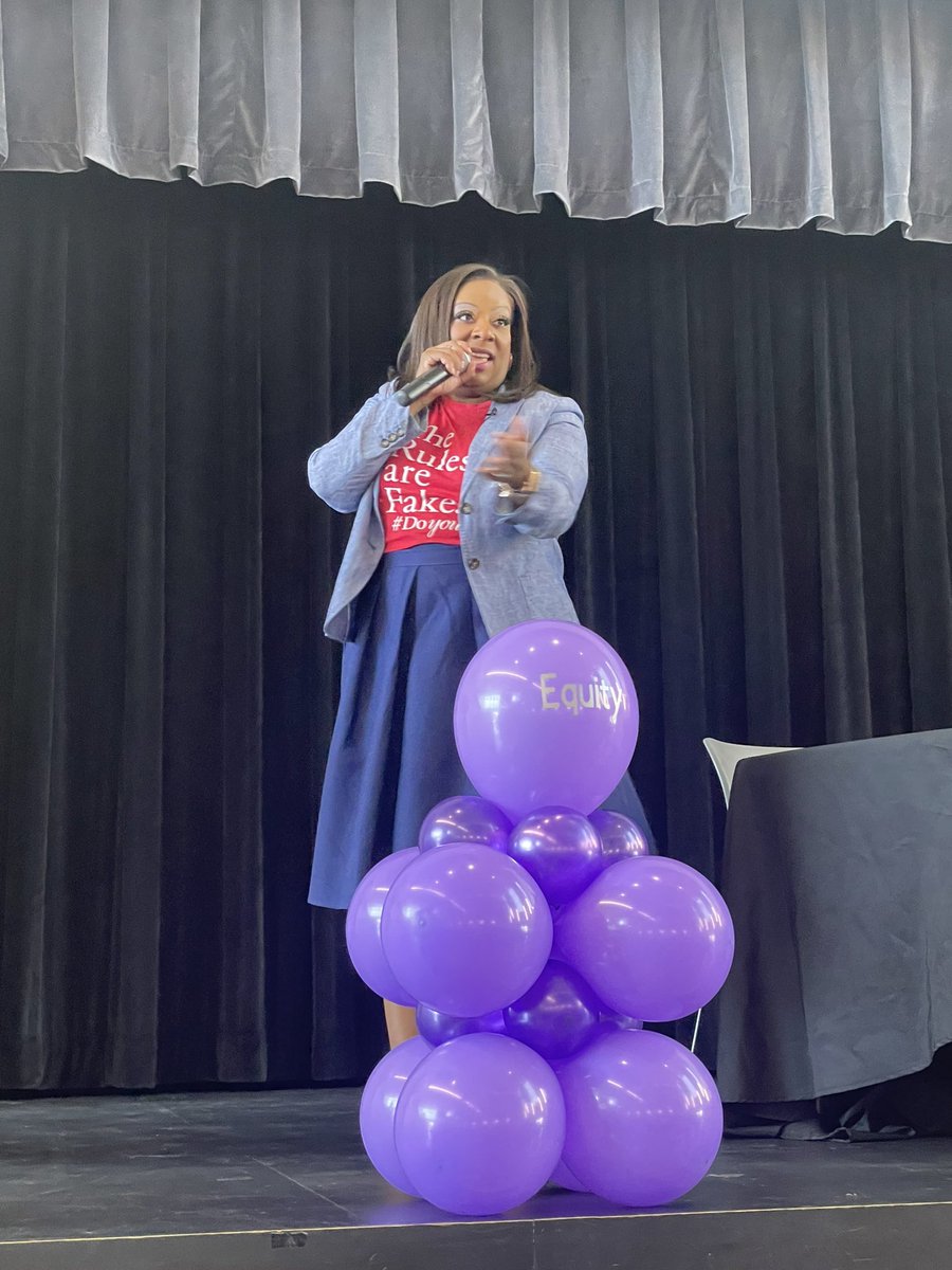 maty_orozco's tweet image. Saturday inspiration @R4TCWSE learning, sharing and growing. #standingonhershoulders #springconference #inspiration #learning #tcwse