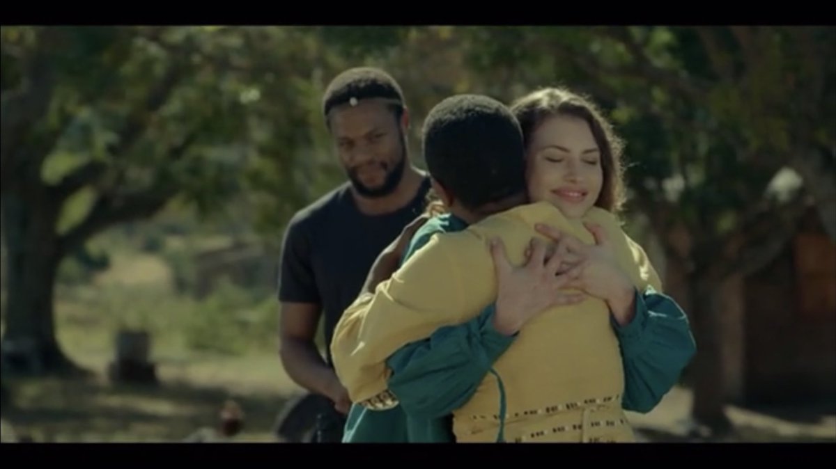 Anjelia33's tweet photo. Lmao Yola wanted to shake Lindiweβs hand to say goodbye and Lindiwe was like "is she for real? Weβre family now, come here!" πβ€οΈ #DAMSeries #DAM https://t.co/G0AdaGHib7