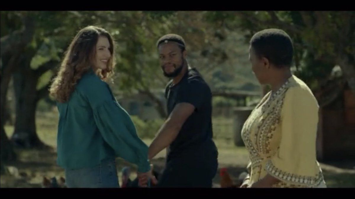 Anjelia33's tweet photo. Lmao Yola wanted to shake Lindiweβs hand to say goodbye and Lindiwe was like "is she for real? Weβre family now, come here!" πβ€οΈ #DAMSeries #DAM https://t.co/G0AdaGHib7