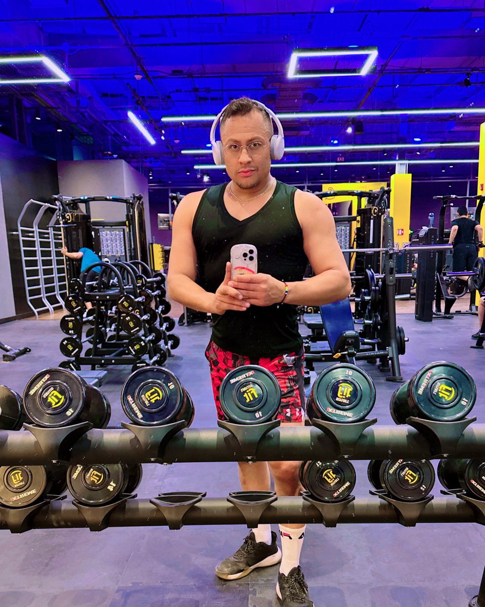 Alfonso70933765's tweet photo. Por qué también en Sábado se Ejercita…. #TodoPorHoy #SmarFit #Lagunerito #GymBoy #BiBoy #ABeber https://t.co/ywWr2VER9s